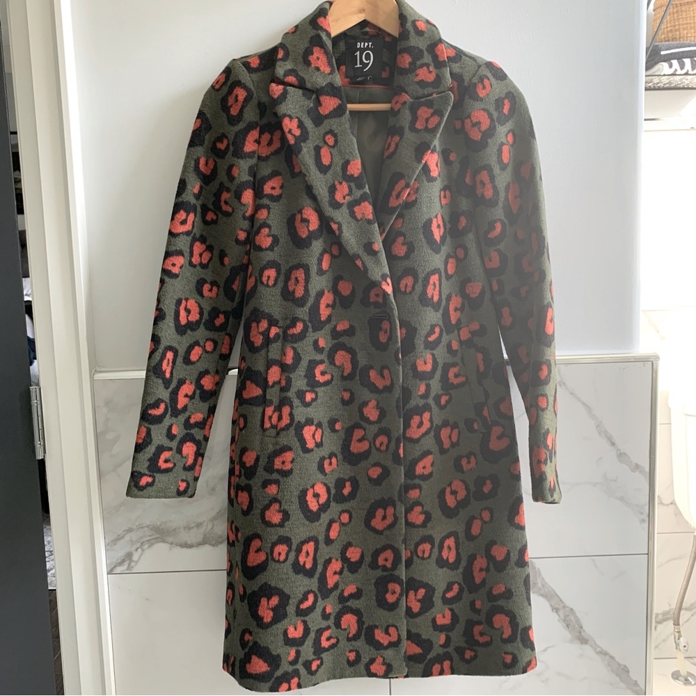 Dept 19 Fall Coat.  Fully Lined.  Single Button Closure.